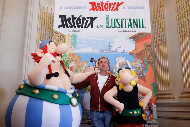 Fabrice Caro, dit Fabcaro, lors de la présentation d’« Astérix en Lusitanie » à l’ambassade du Portugal, à Paris, le 13 novembre 2025.