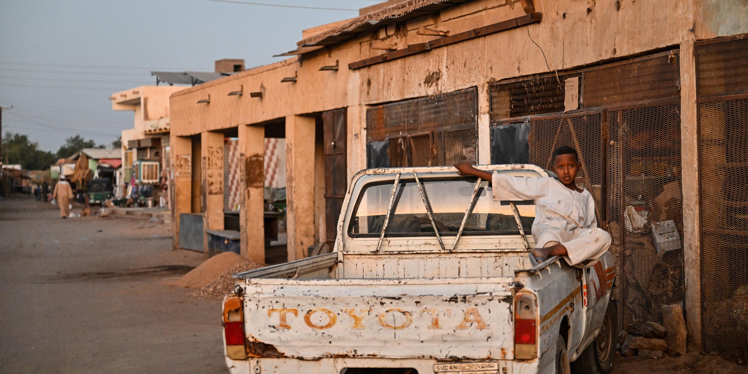 Dans le nord du Soudan, la guerre de loin