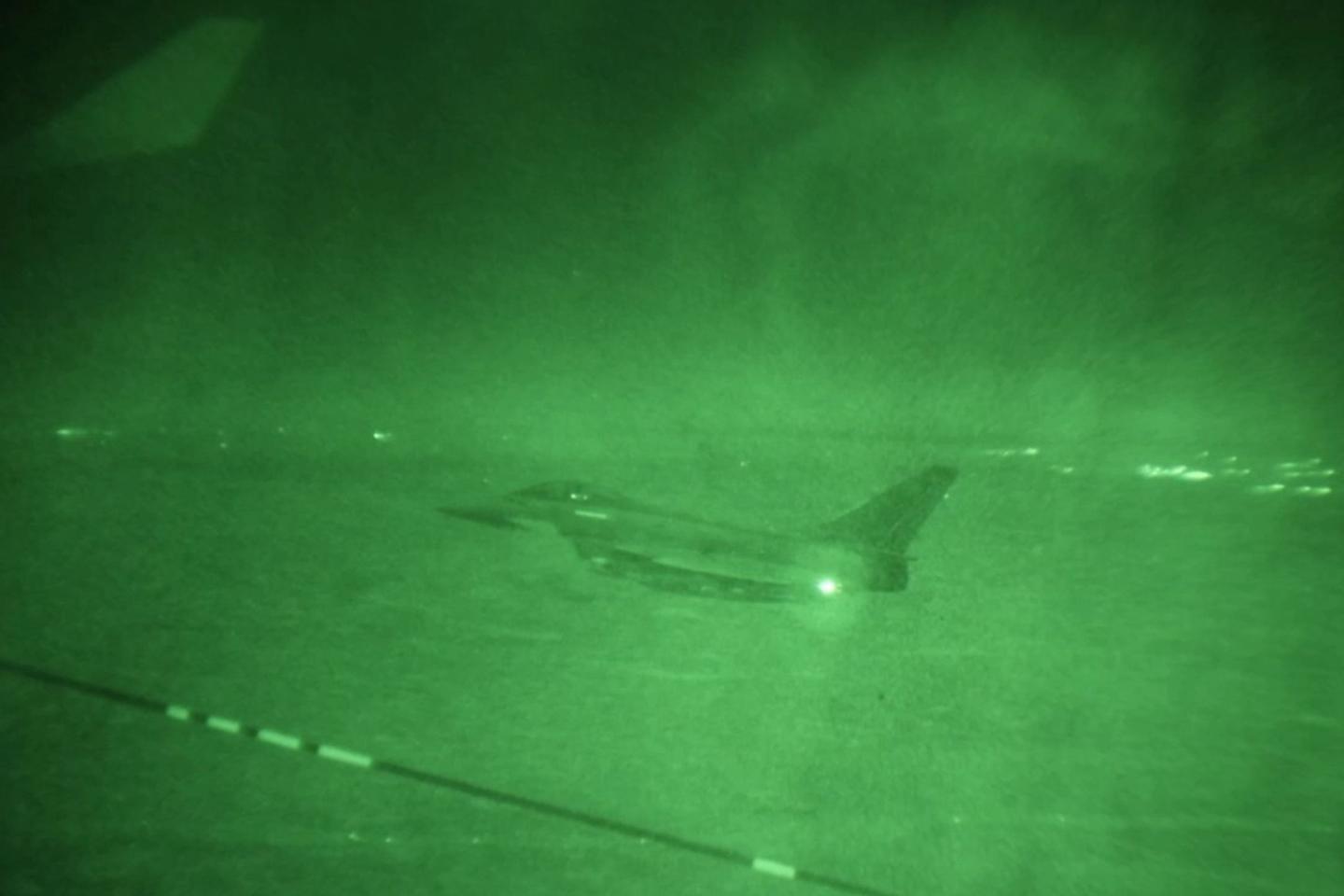 Lightning French-UK military operation targets IS group in Syria