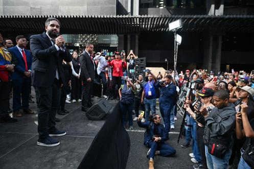 Le député Nicolas Maduro Guerra, fils de Nicolas Maduro, s’adresse aux partisans de son père devant l’Assemblée nationale, à Caracas le 5 janvier 2026.