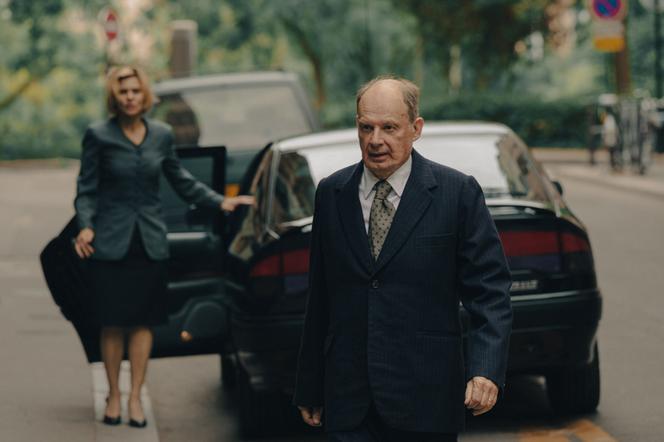 Marie Denarnaud (Anne Lauvergeon) et Denis Podalydès (François Mitterrand) dans la série « Mitterrand confidentiel », créée par Stéphane Pannetier.