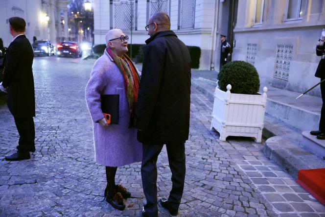 Françoise Gatel, Ministra da Descentralização, é recebida pelo Ministro do Interior, Laurent Nuñez, no Hôtel de Beauvau, em Paris, 5 de janeiro de 2026.