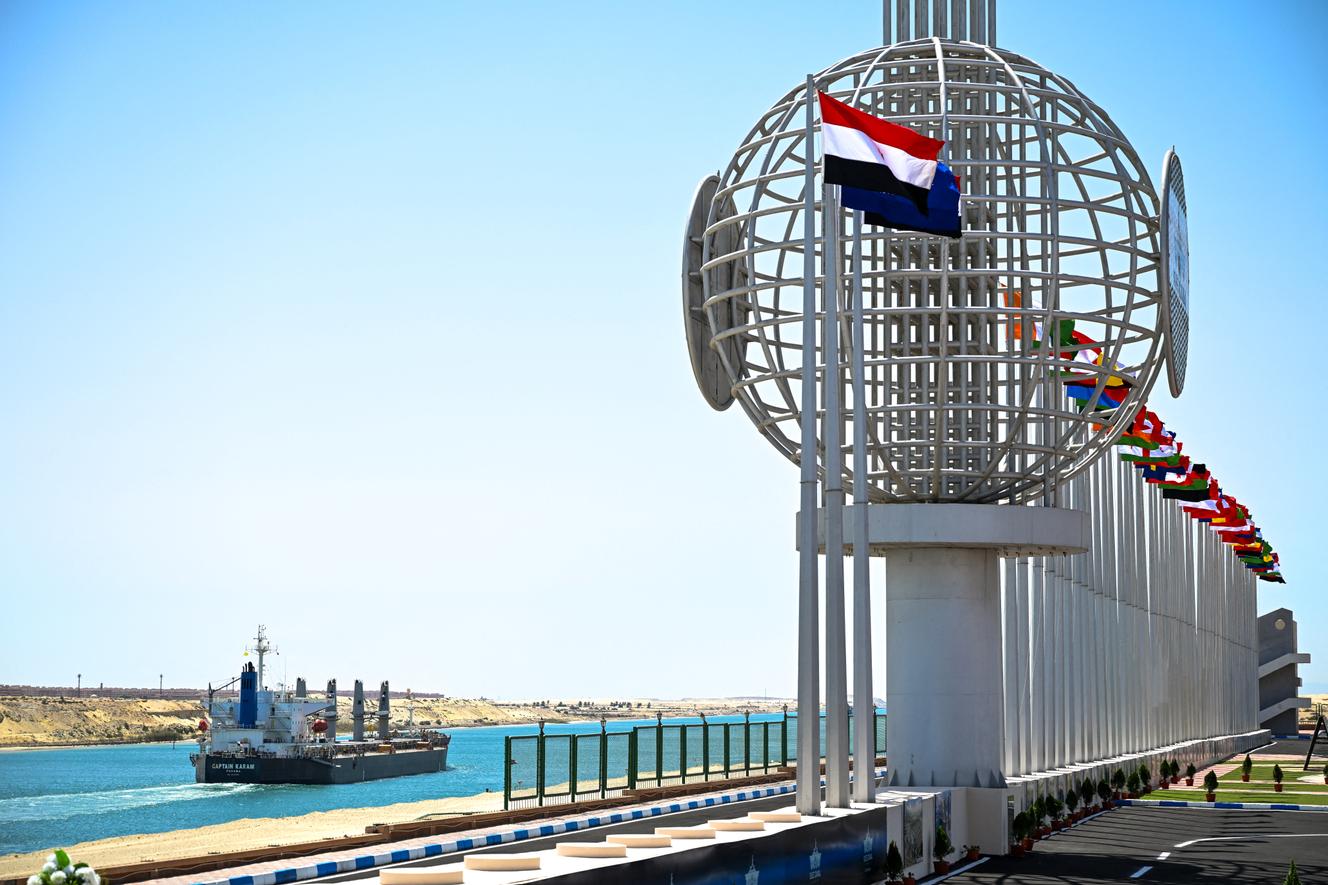 Transport maritime : pourquoi les grands armateurs ne sont pas pressés de réemprunter le canal de Suez