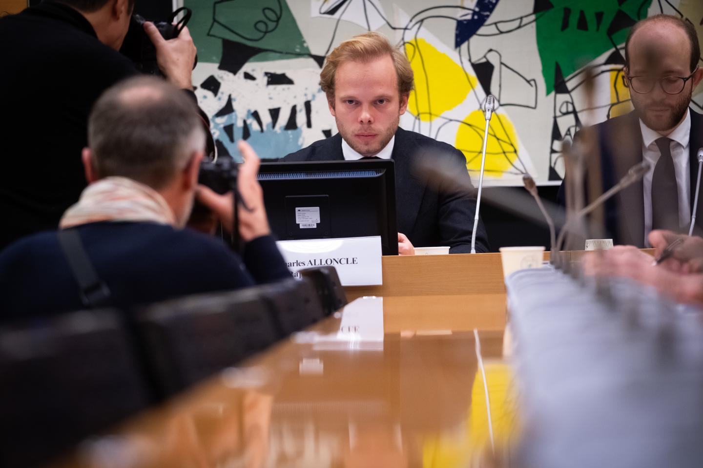 Charles-Henri Alloncle, le procureur de l’audiovisuel public passé de Sarkozy à Bardella