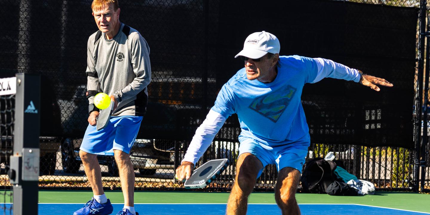 Le pickleball, le sport qui rend actifs (et accros) les retraités américains