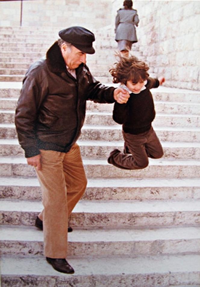 François Mitterrand et Mazarine Pingeot. Image extraite du documentaire « François Mitterrand, une autre vie possible », réalisé par Catherine Aventurier.
