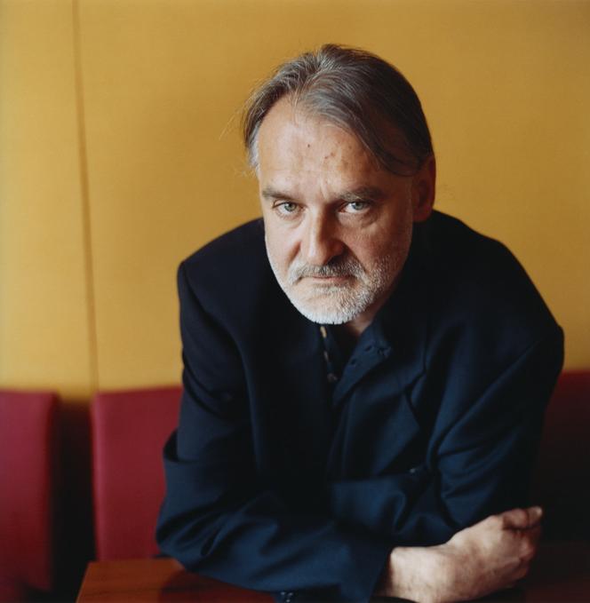 Le cinéaste hongrois Béla Tarr, au Festival de Cannes, en 2000.