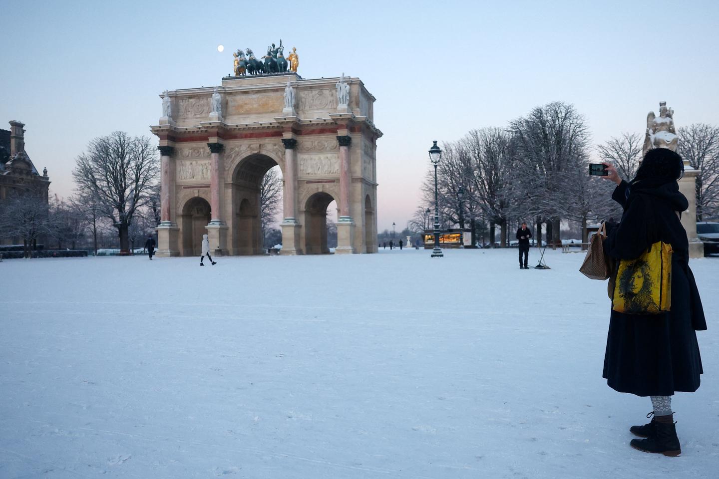 Neige et verglas : fin de la vigilance orange dans toute la France, encore des perturbations dans les transports, surtout dans l’Ouest