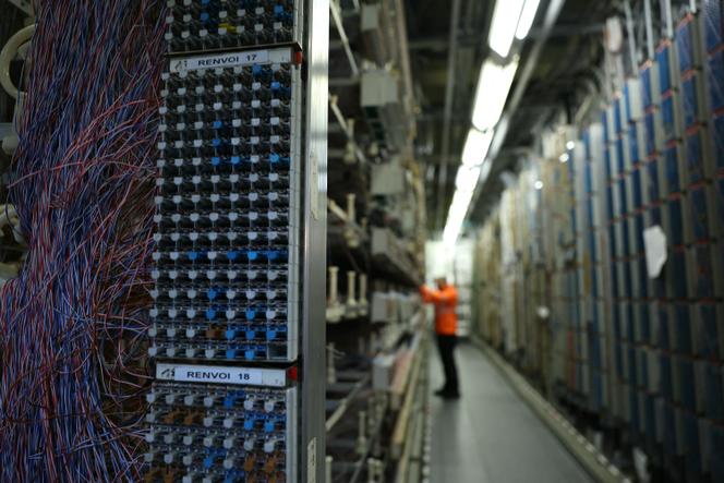 Un nœud de réseau ADSL à haut débit, dans une usine de l’opérateur Orange, à Guyancourt (Yvelines), le 28&nbsp;janvier 2025.