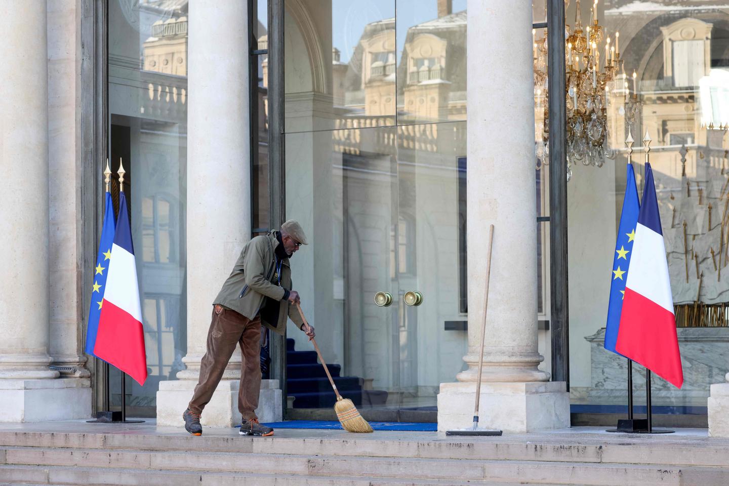 Doit-on aller au travail malgré la neige ? Ce que dit le droit