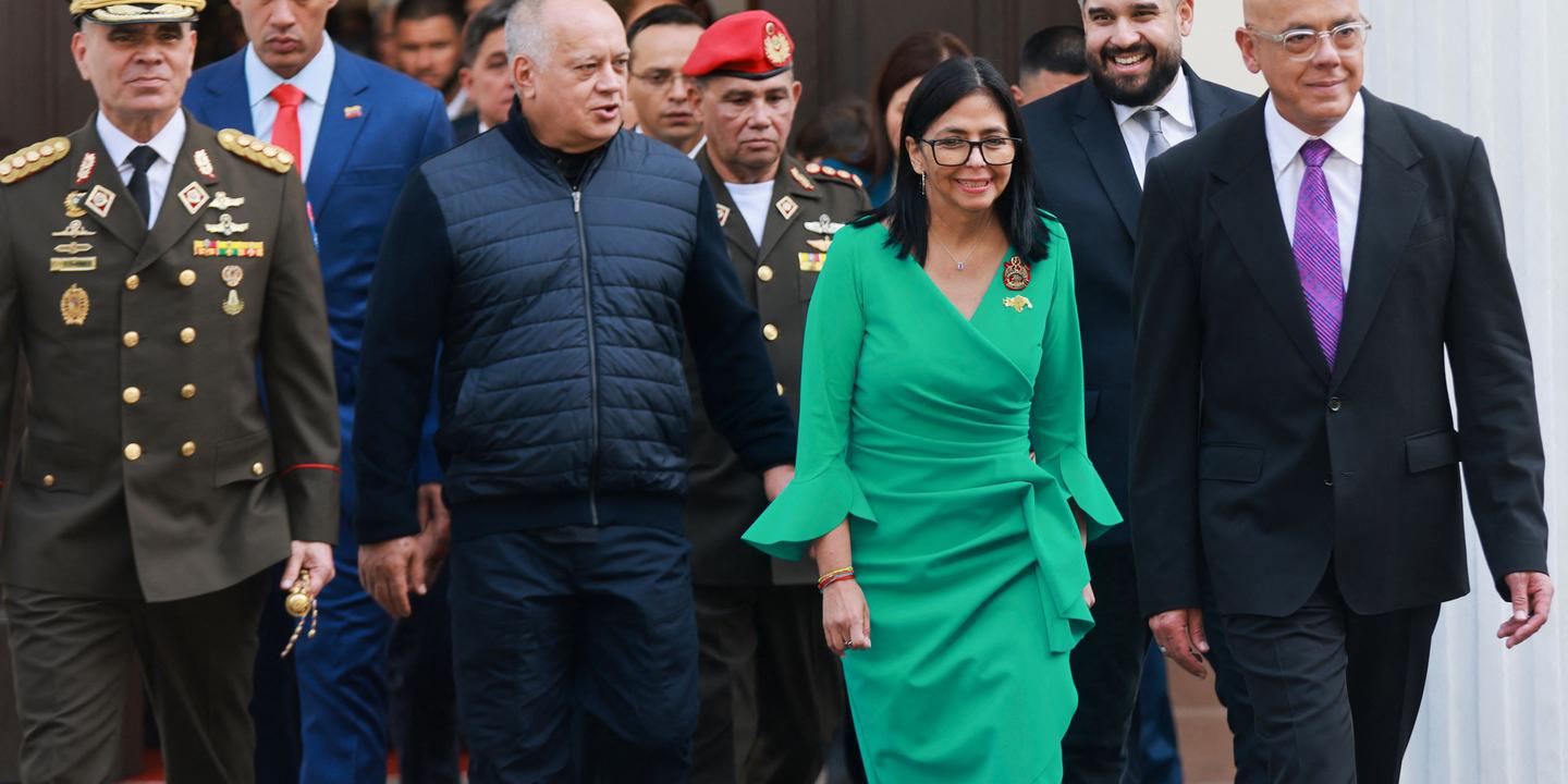 Delcy Rodriguez commence son mandat de présidente par intérim ; une liste de 55 militaires tués lors de l’opération américaine publiée