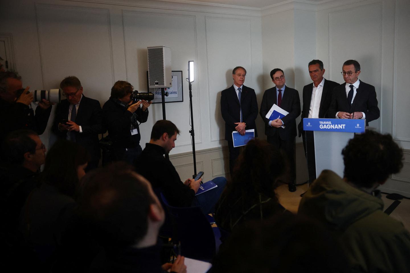 Bruno Retailleau se met au « travail », propositions à l’appui, avant une candidature imminente pour 2027