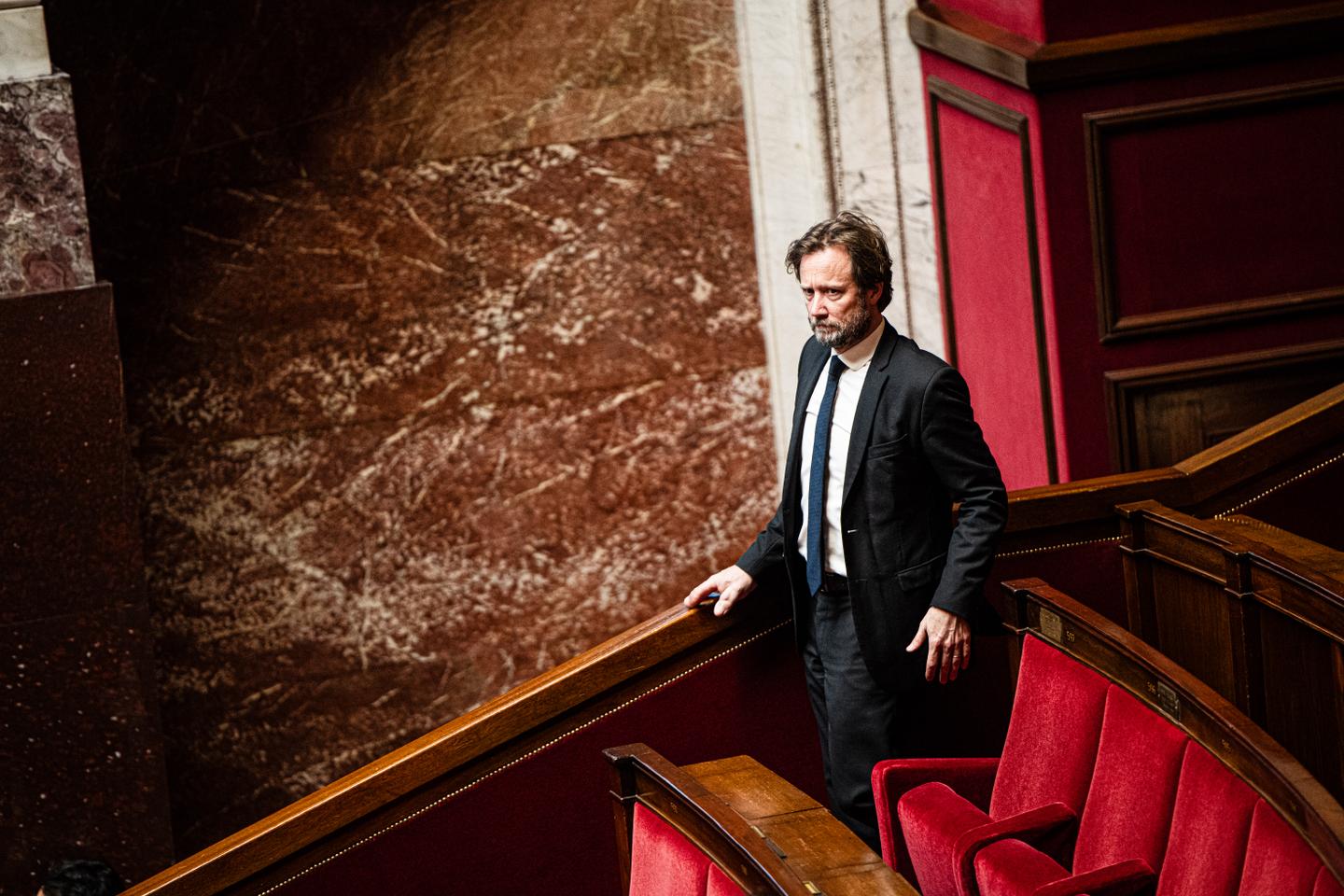 Budget 2026 : les dernières annonces « permettent d’envisager la non-censure », dit Boris Vallaud ; le choix entre 49.3 et ordonnance attendu lundi