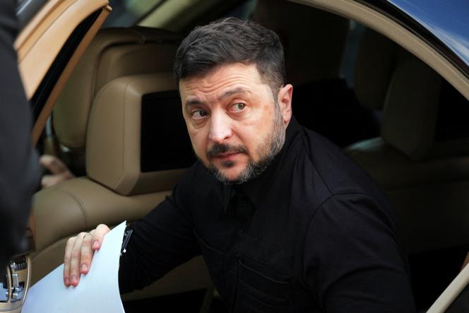 Ukraine's President Volodymyr Zelenskyy arrives at the presidential palace in Nicosia, Cyprus, on January 7, 2026. 