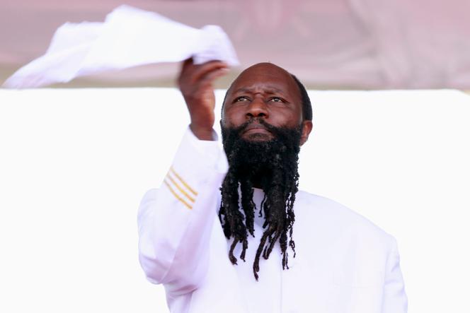 Le prophète autoproclamé kényan David Owuor lors d’un rassemblement à Nairobi, le 24 février 2013.