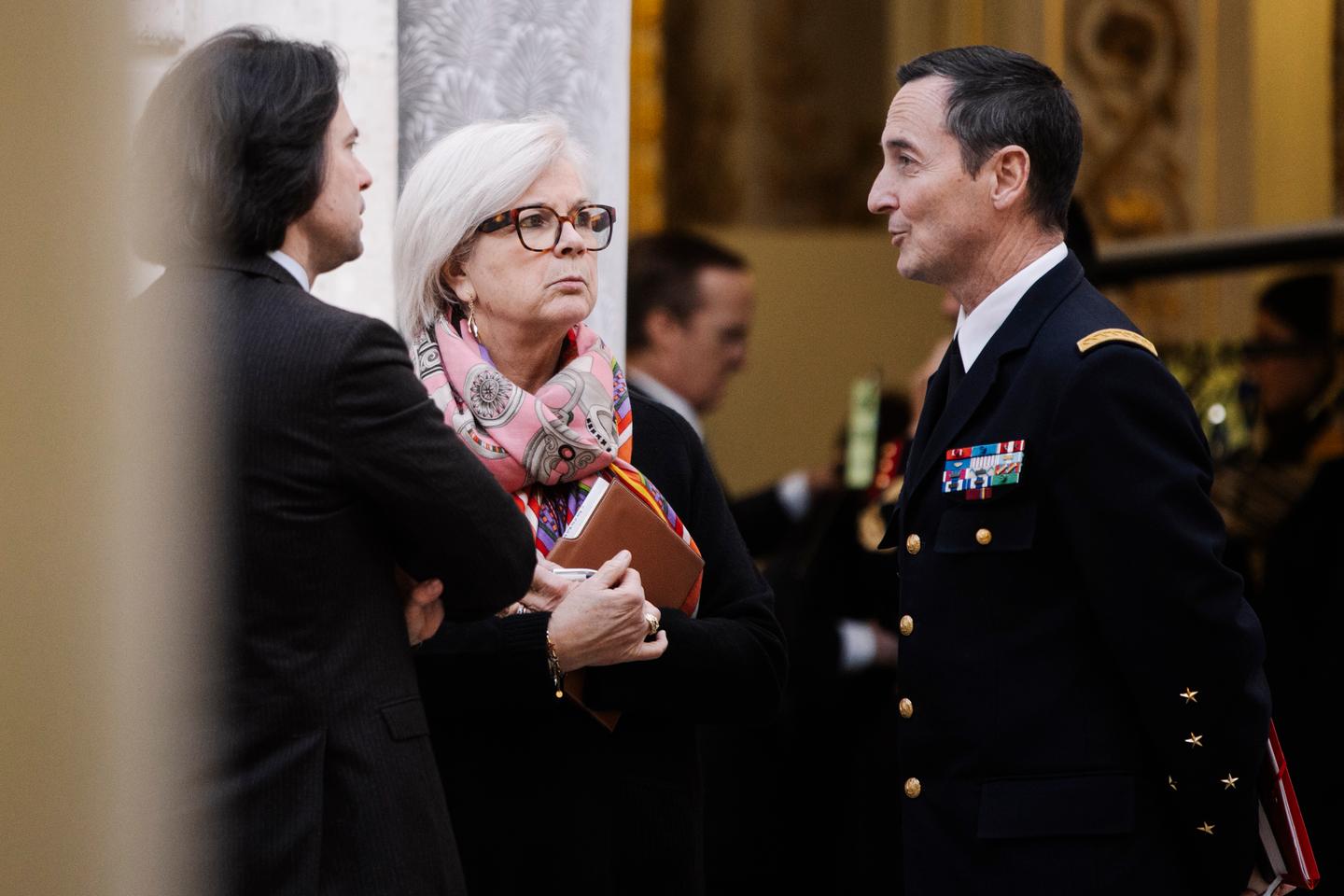 Emmanuel Macron tente de rallier les parlementaires au projet de coalition des volontaires en Ukraine