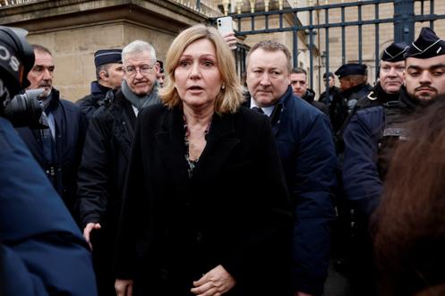 Yaël Braun-Pivet devant l’Assemblée nationale, à Paris, le 8 janvier 2026.