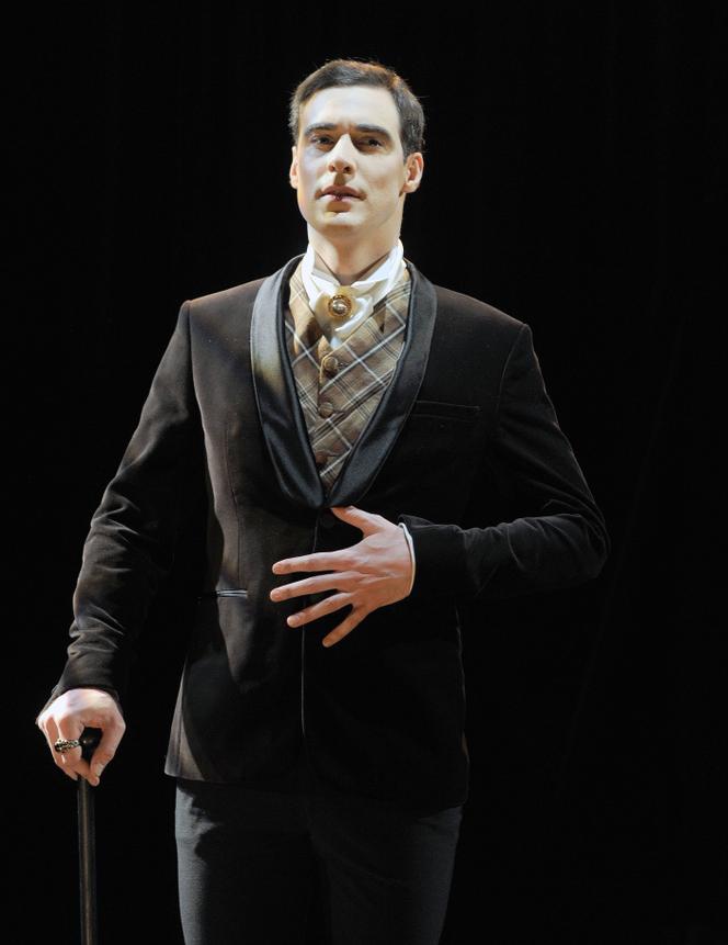 Arnaud Denis dans «&nbsp;Le portrait de Dorian Gray&nbsp;», au théâtre Lucernaire, à Paris, le 22&nbsp;janvier 2016. 