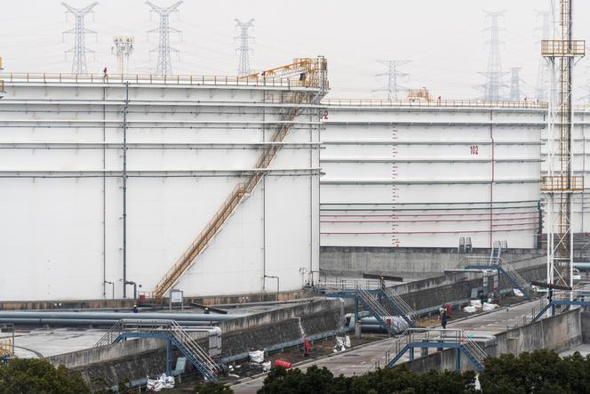Réservoirs de stockage de pétrole d’une installation de Sinopec, près de Ningbo, en Chine, le 5 janvier 2026.