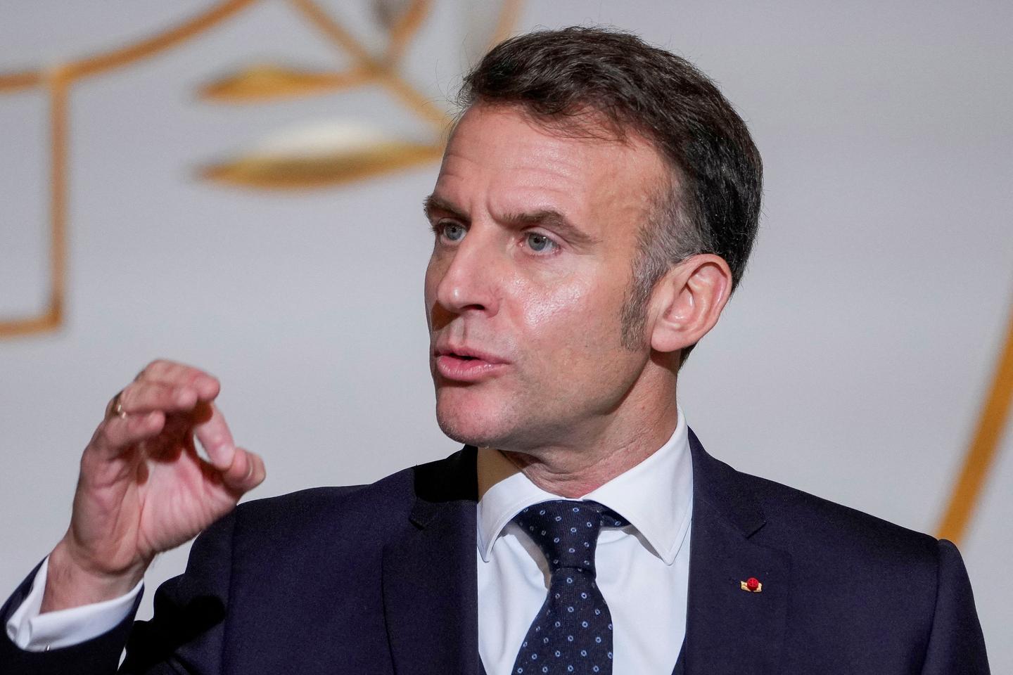 Greenland: Macron warns of 'cascading consequences' if US seizes the island