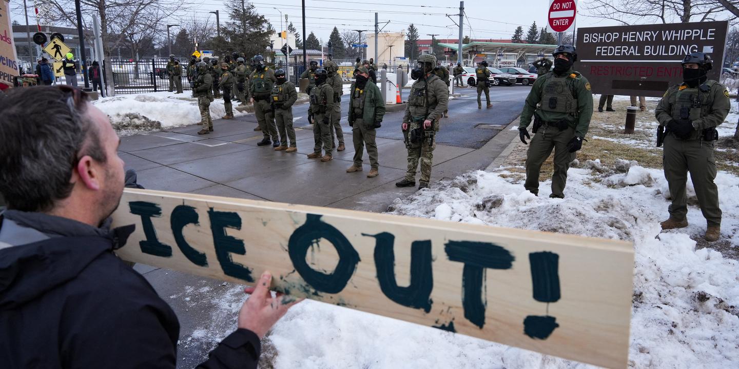 Minneapolis : manifestation après la mort d’une femme, tuée par un policier de l’ICE