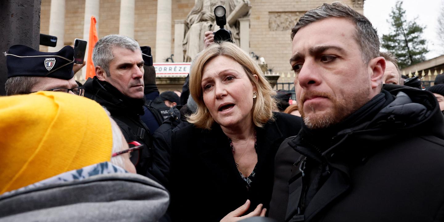EN DIRECT, colère des agriculteurs : la présidente de l’Assemblée nationale, Yaël Braun-Pivet, chahutée à sa sortie du Palais-Bourbon
