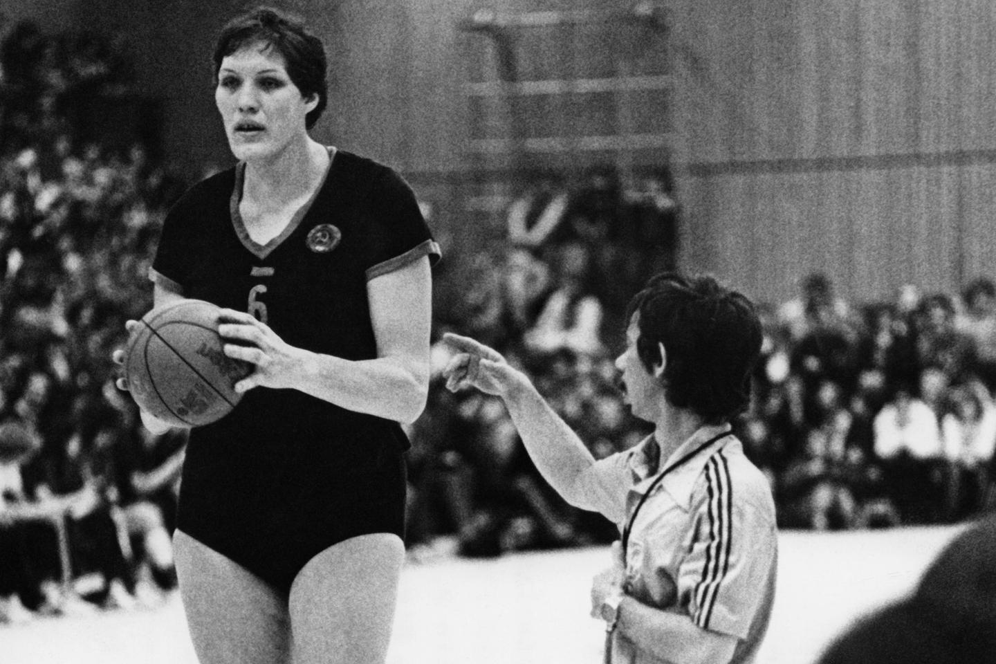 La Lettone Ouliana Sémionova, première arme fatale du basket au féminin, est morte