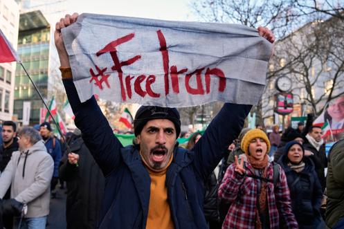 Un rassemblement en soutien aux manifestations de masse qui se déroulent dans tout l’Iran contre le gouvernement, à Berlin, le 10 janvier 2026.