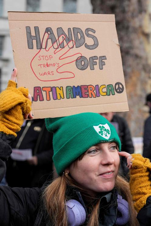 Devant Downing Street, dans le centre de Londres, le 10 janvier 2026.