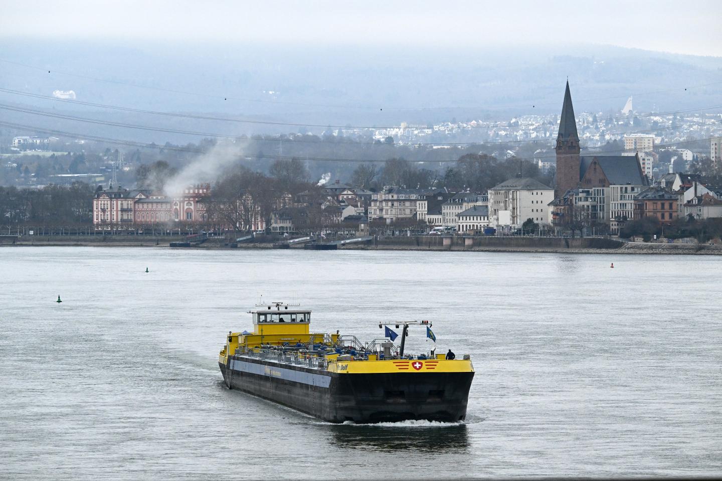 Jusqu’à 4 700 tonnes de déchets déversés chaque année dans la mer du Nord par le Rhin