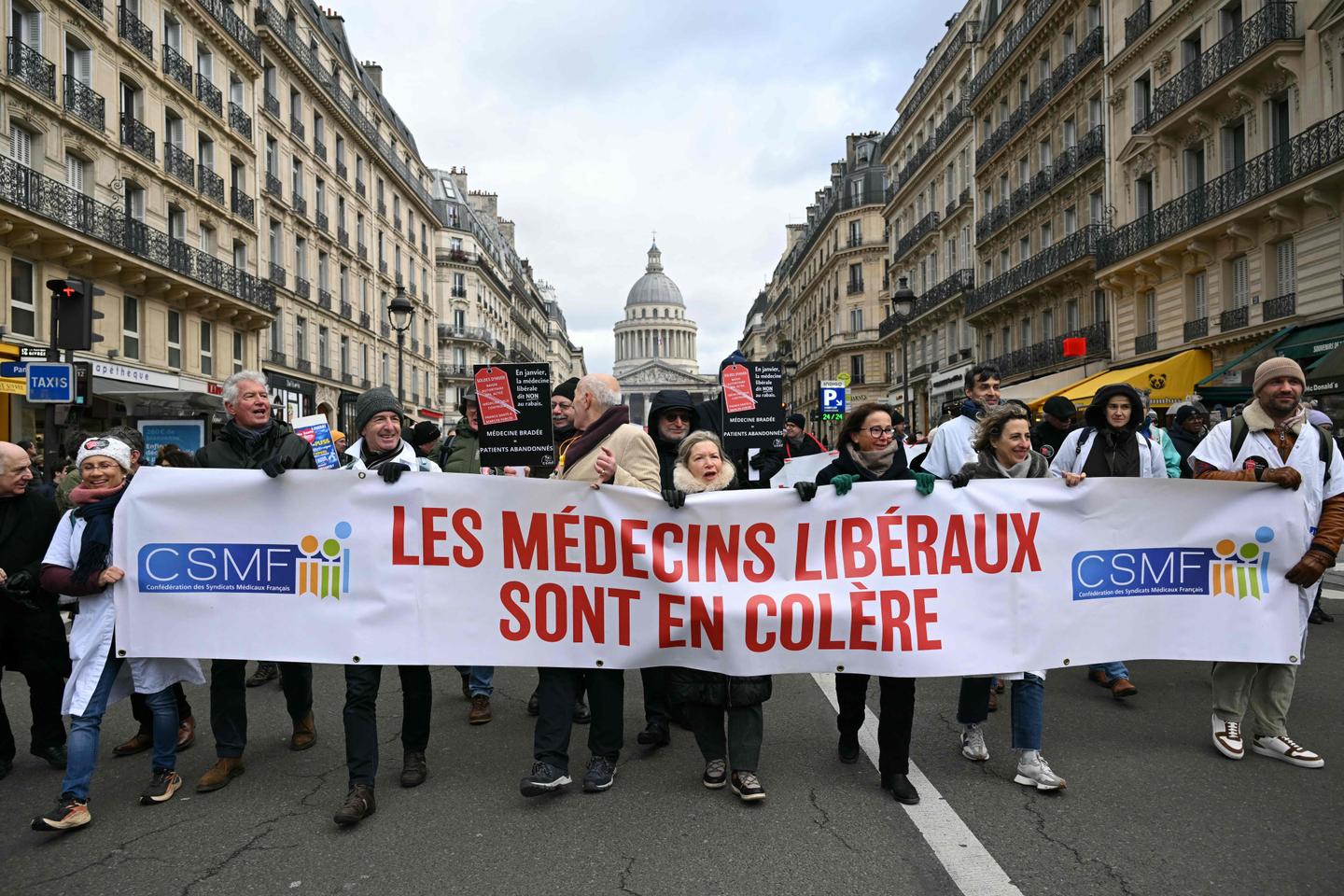 Les médecins libéraux suspendent leur grève, annonce un syndicat