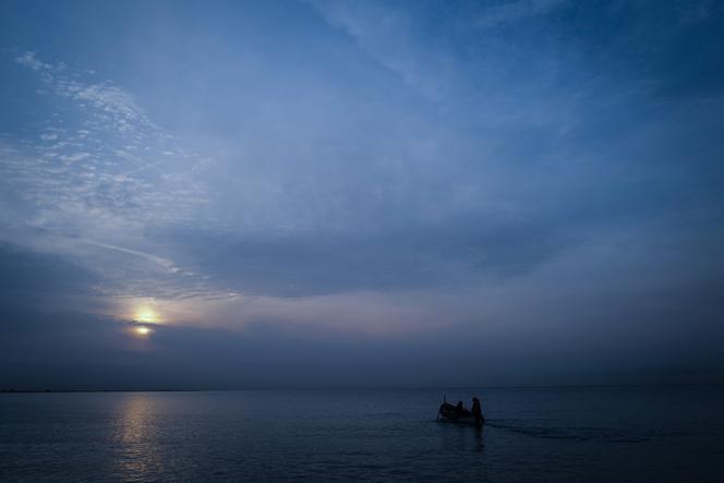 Des pêcheurs à Cagnes-sur-Mer (Alpes-Maritimes), le 29 mars 2022.