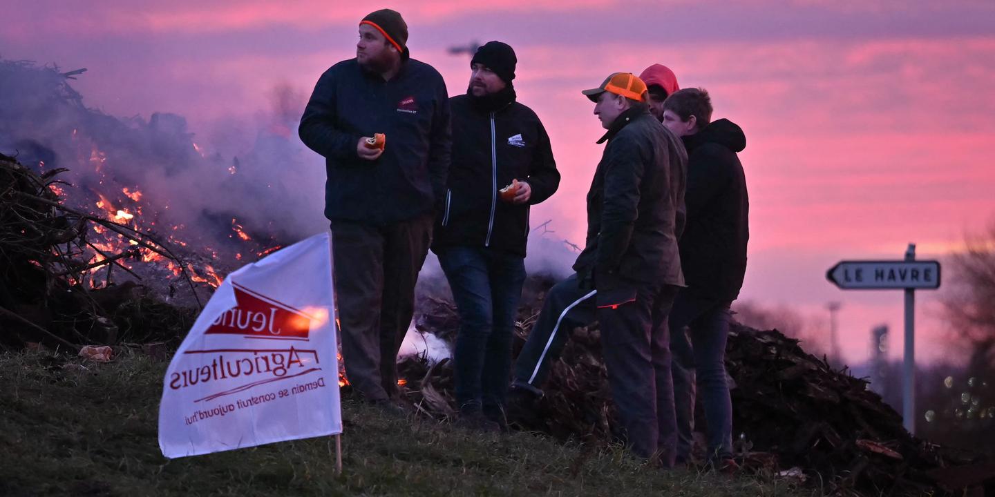 Accord UE-Mercosur : les agriculteurs maintiennent la pression, le blocage de l’A63 à Bayonne est levé
