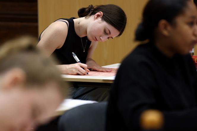 Lors d’une épreuve du baccalauréat, au lycée Fustel-de-Coulanges, à Strasbourg, le 18 juin 2024.