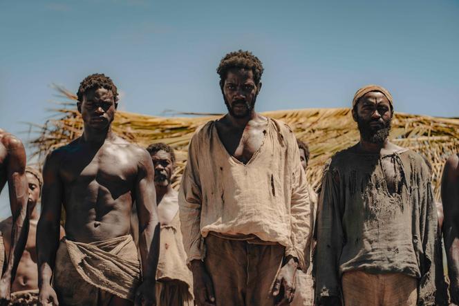 Makita Samba (Joseph Madeleine Furcy, au centre) dans « Furcy, né libre », d’Abd Al Malik.