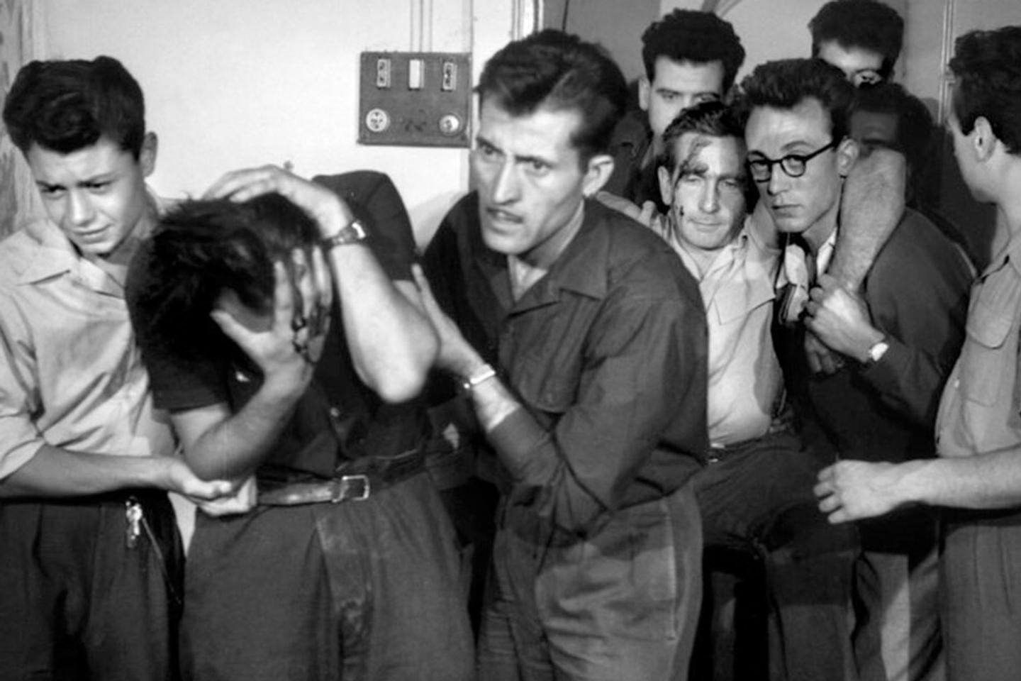 « Le Rendez-vous des quais », film clandestin tourné pendant la grève des dockers à Marseille, ressort en salle