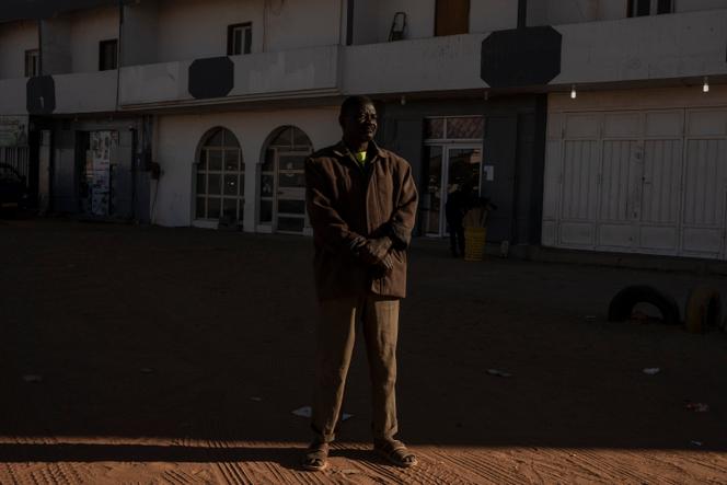 Mohamed Fadil, réfugié soudanais de 32 ans, à Koufra, en Libye, le 14 décembre 2025.