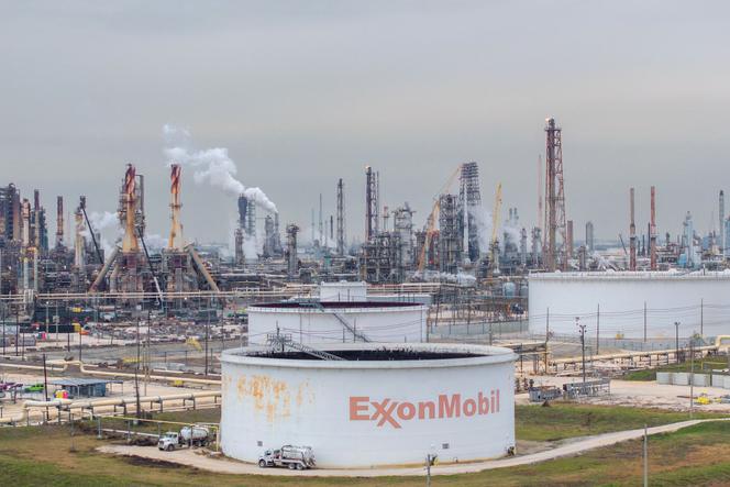 Vue aérienne de la raffinerie Exxon Mobil de Baytown, au Texas, le 13 janvier 2026.