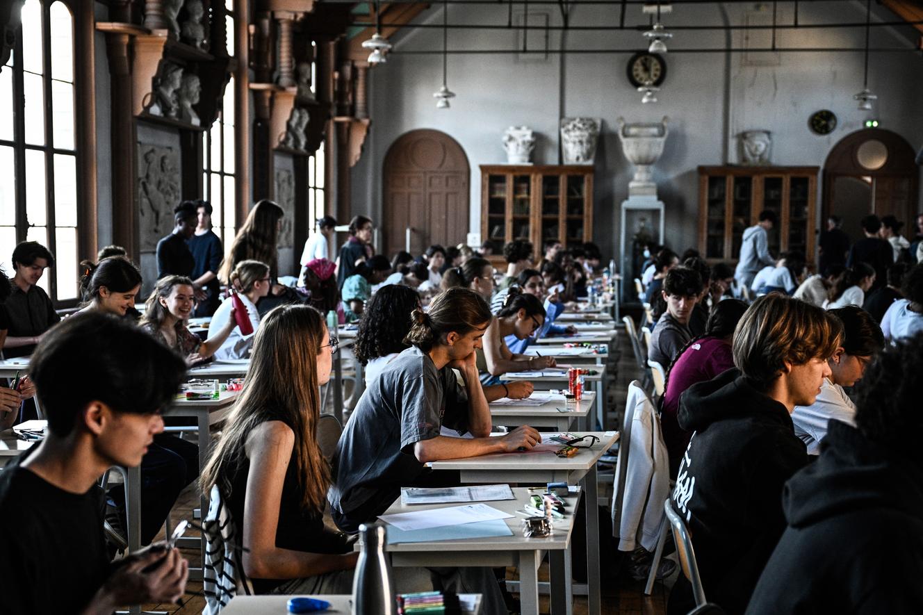 « Autrefois, obtenir un diplôme était une aspiration personnelle ; désormais, c’est une injonction sociale »