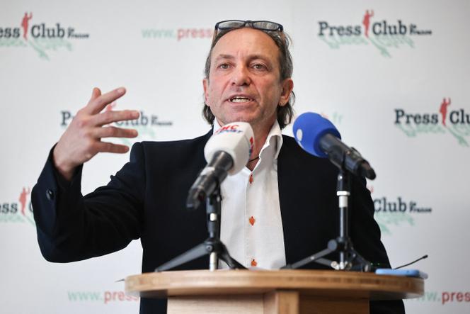 Philippe Candeloro lors d’une conférence de presse à Issy-les-Moulineaux (Hauts-de-Seine), le 13&nbsp;janvier 2026.