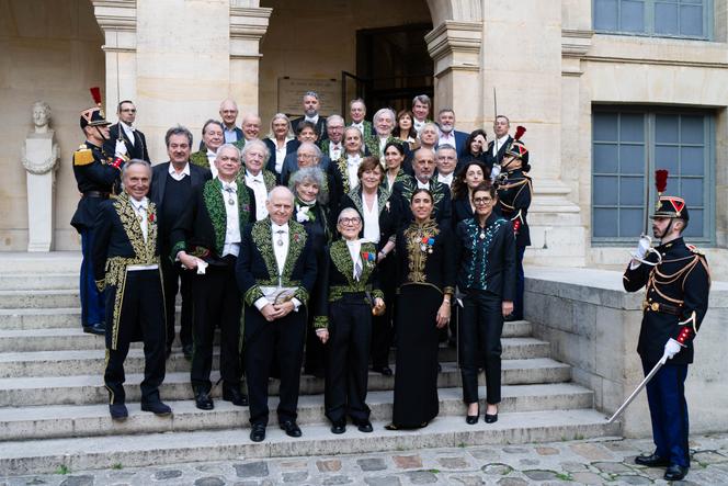 Au premier rang, de gauche à droite : Laurent Petitgirard, Tania Mouraud, Blanca Li et Nina Childress, à l’Académie des beaux-arts, à Paris, le 5 novembre 2025.