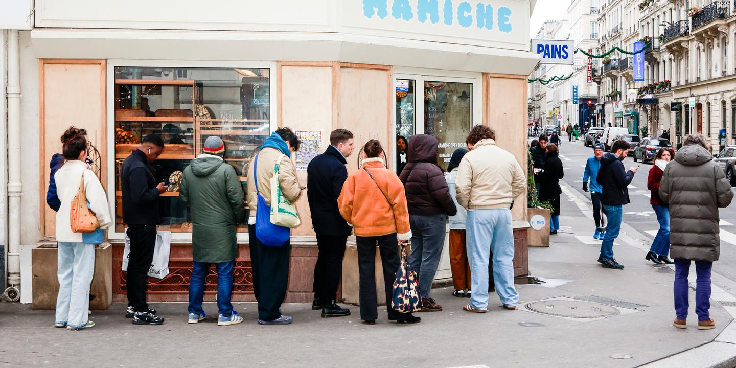 Dopée par les réseaux sociaux et l’envie d’en être, la file d’attente est devenue désirable