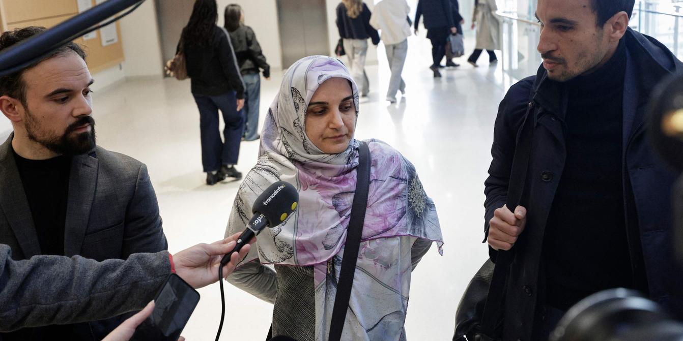 Condamnée à un an de prison ferme, l’Iranienne Mahdieh Esfandiari a été immédiatement assignée à résidence à Paris Kép