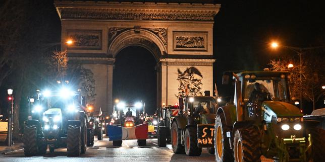 150 trattori a Parigi: FNSEA spinge l'entrata in vigore della legge Duplomb