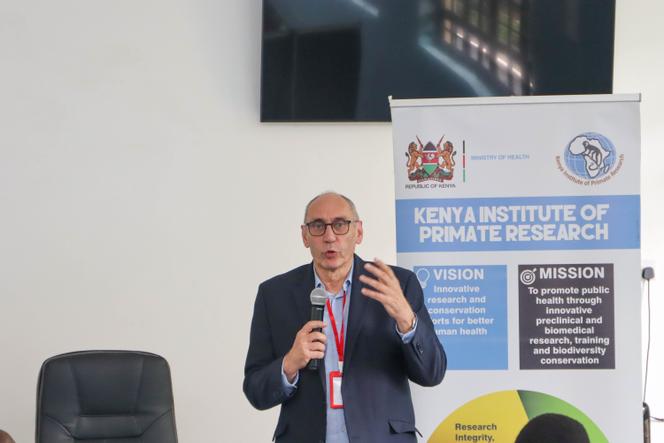 Serge Muyldermans, biologiste et codécouvreur des nanobodies lors d’une présentation à Nairobi (Kenya), le 25 juillet 2025.