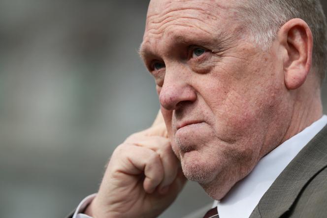 Tom Homan, responsable de la politique américaine d’expulsions massive d’immigrés en situation irrégulière, devant la Maison Blanche, à Washington, DC, le 14 janvier 2026.