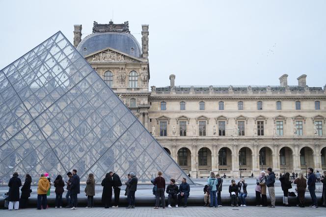 Le Musée du Louvre, le 18 décembre 2025 à Paris.