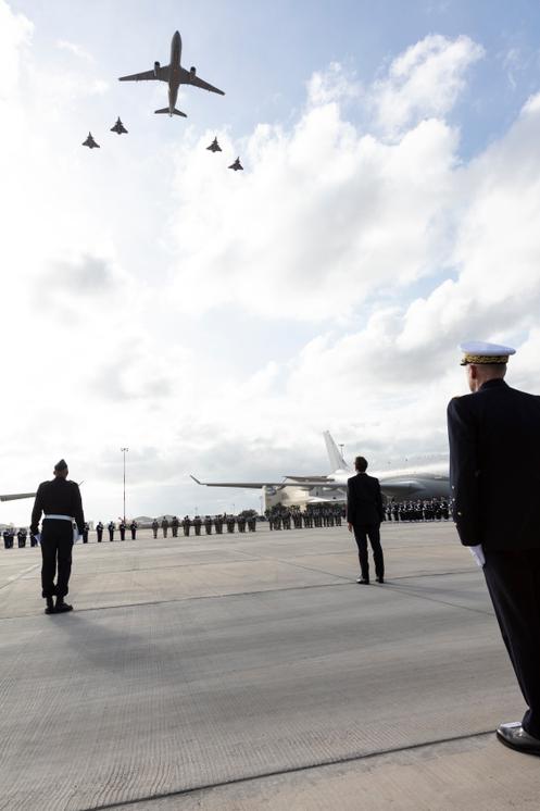Emmanuel Macron, sur la base aérienne d’Istres (Bouches-du-Rhône), le 15 janvier 2026.