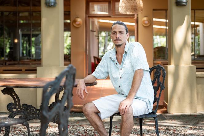 Samir Chauve, dans son hôtel Le Vallon Dore, sur la commune du Mont-Dore, en Nouvelle-Calédonie, le 15&nbsp;janvier&nbsp;2026. 