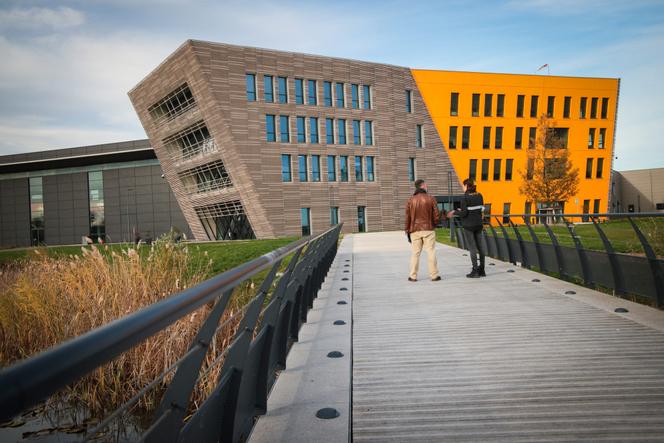 L’entrée d’une cuverie de la maison de champagne Veuve Clicquot, à Reims (Marne), le 5 novembre 2025. 